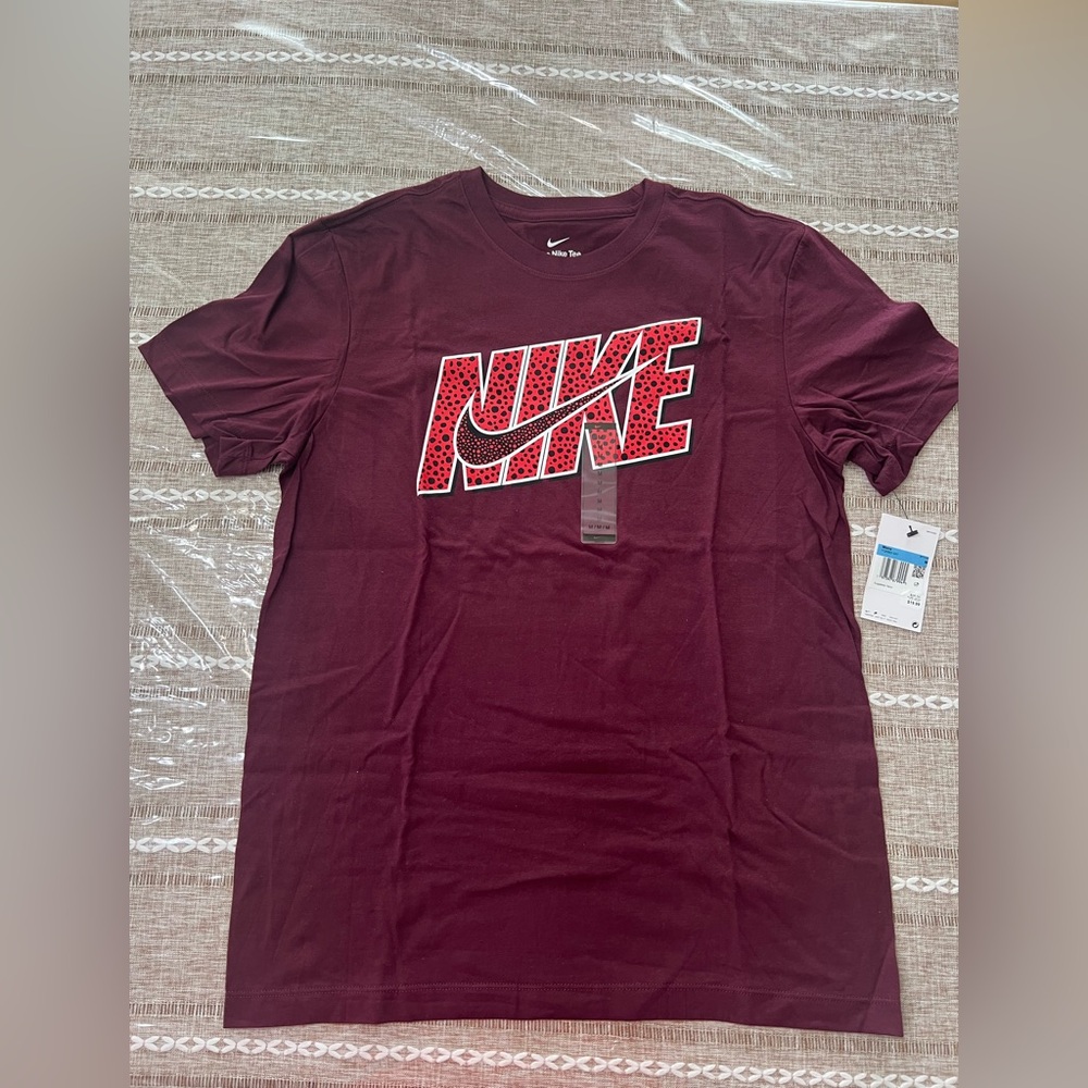 Nike Men's Maroon T-Shirt